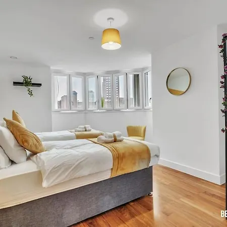 Stylish City Centre - Perfect For Groups & Long Apartment *
