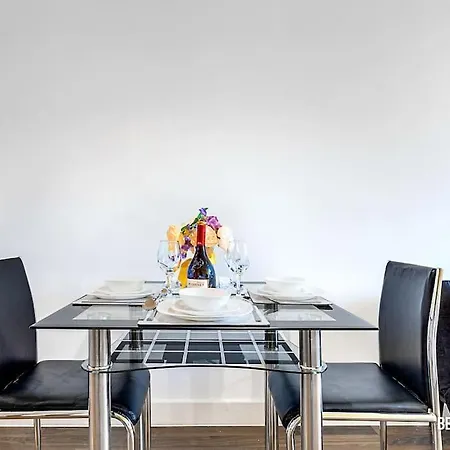 Stylish City Centre - Perfect For Groups & Long